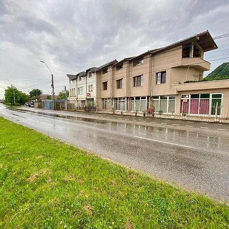 Pensiunea Floare De Colt Deva Zewnętrze zdjęcie